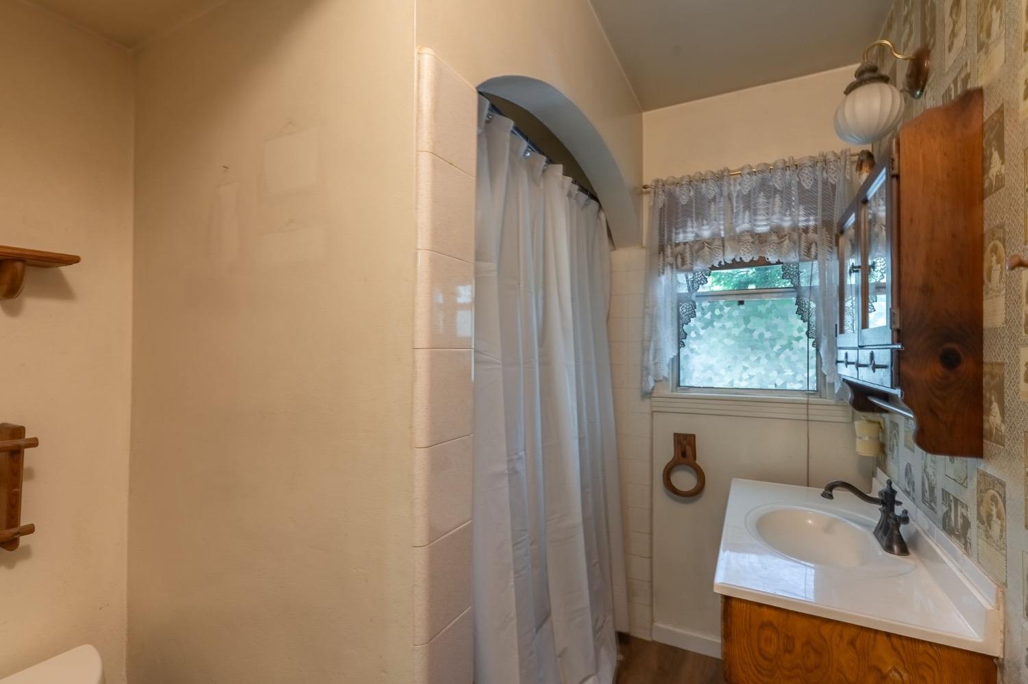 Ripon, California, 95366, United States, 3 Bedrooms Bedrooms, ,2 BathroomsBathrooms,Residential,Active,1808142