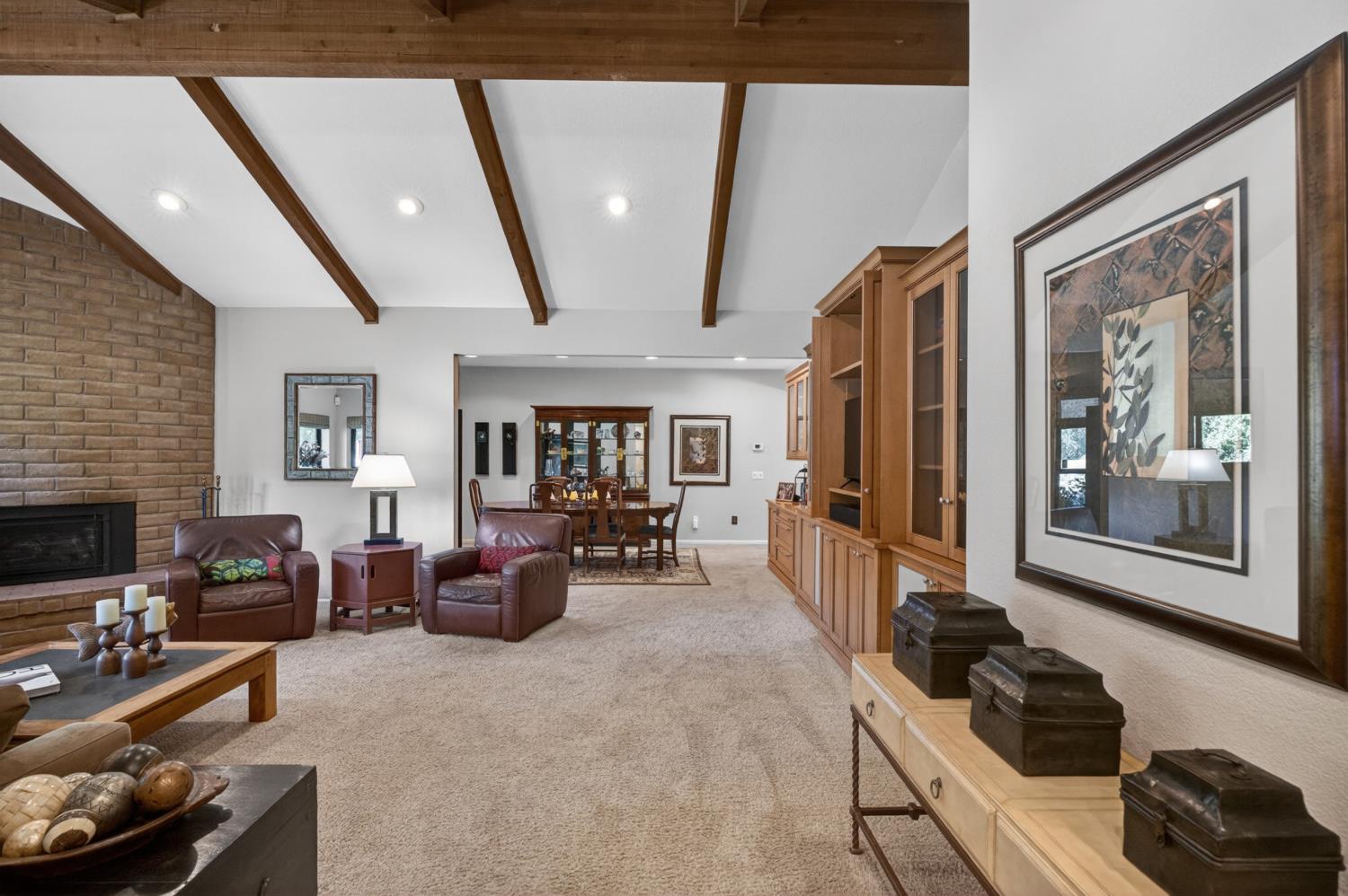 Woodland, California, 95776, United States, 5 Bedrooms Bedrooms, ,3 BathroomsBathrooms,Residential,Pending,2045625