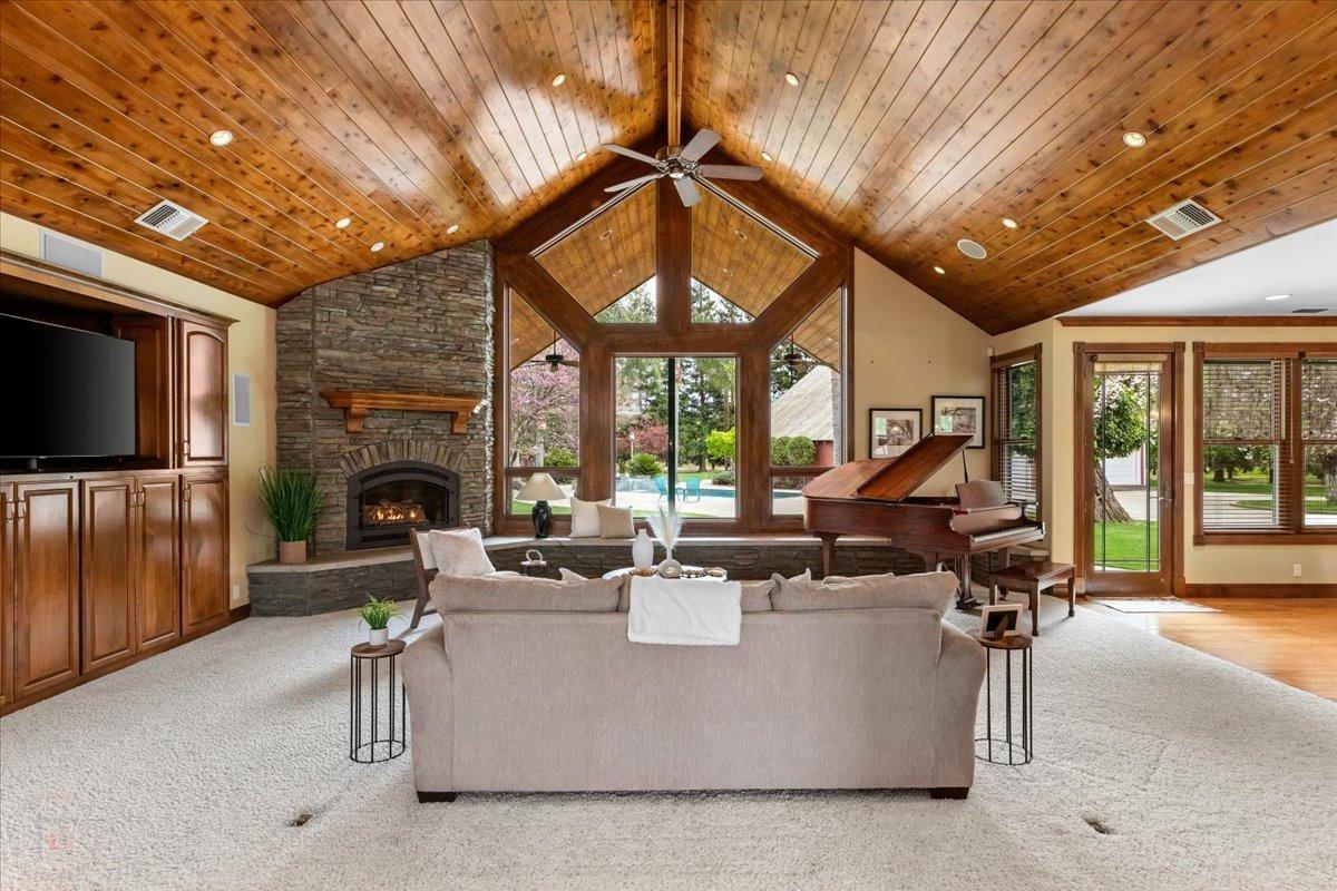 Ripon, California, 95366, United States, 3 Bedrooms Bedrooms, ,5 BathroomsBathrooms,Residential,Active,1808206