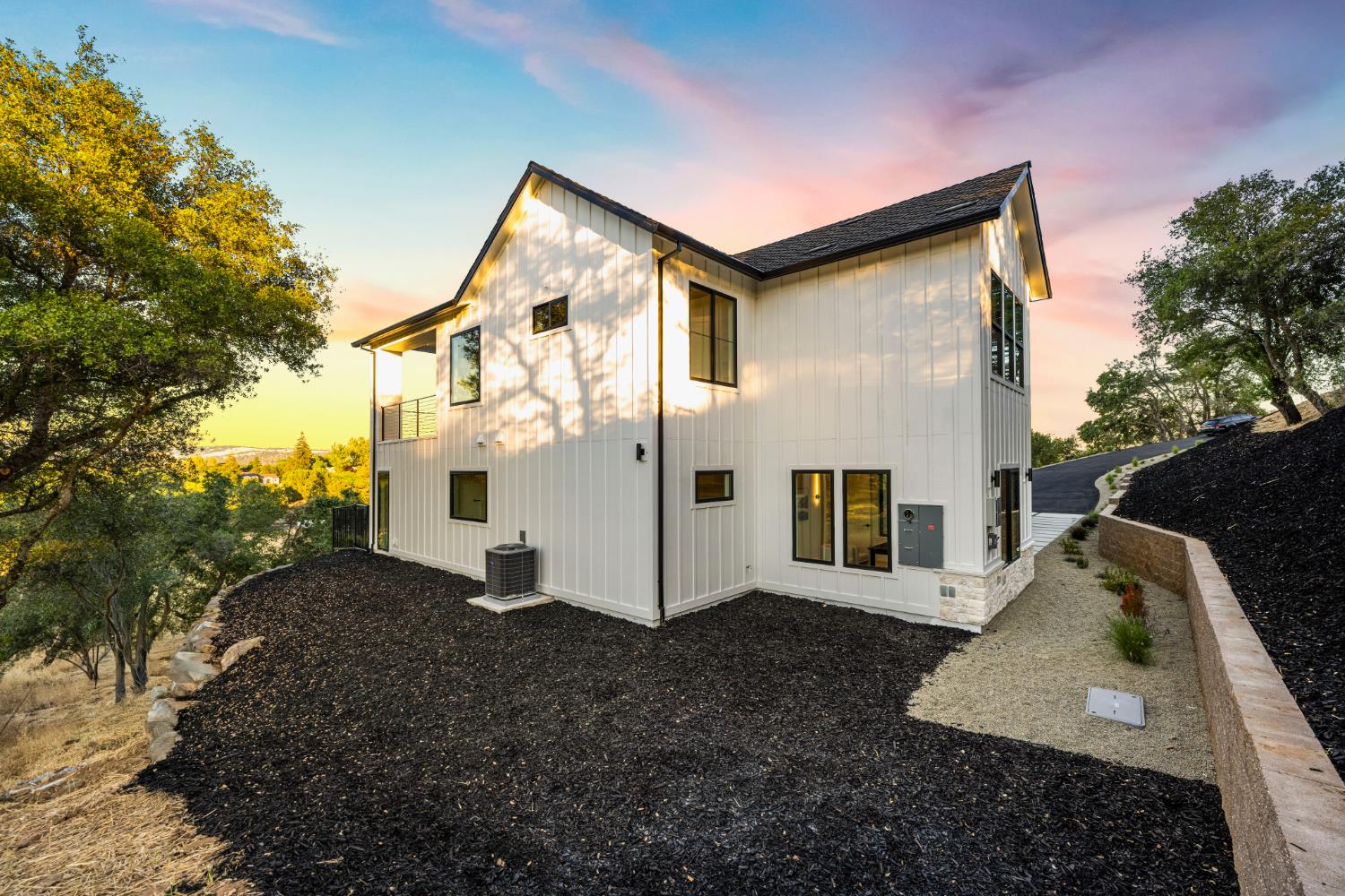 Loomis, California, 95650, United States, 5 Bedrooms Bedrooms, ,4 BathroomsBathrooms,Residential,Active,1959535