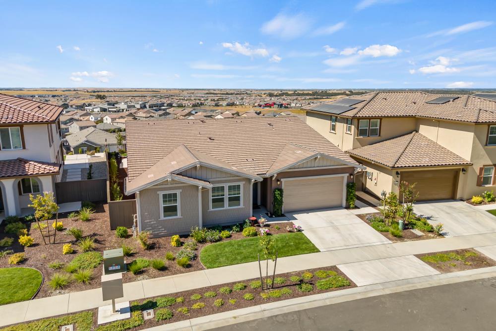 Folsom, California, 95630, United States, 4 Bedrooms Bedrooms, ,3 BathroomsBathrooms,Residential,Active,1922343