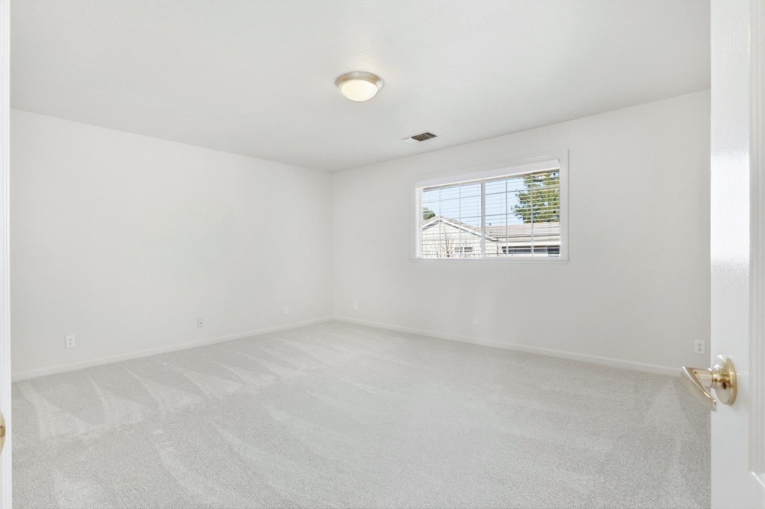 Davis, California, 95618, United States, 4 Bedrooms Bedrooms, ,3 BathroomsBathrooms,Residential,Active,2015453