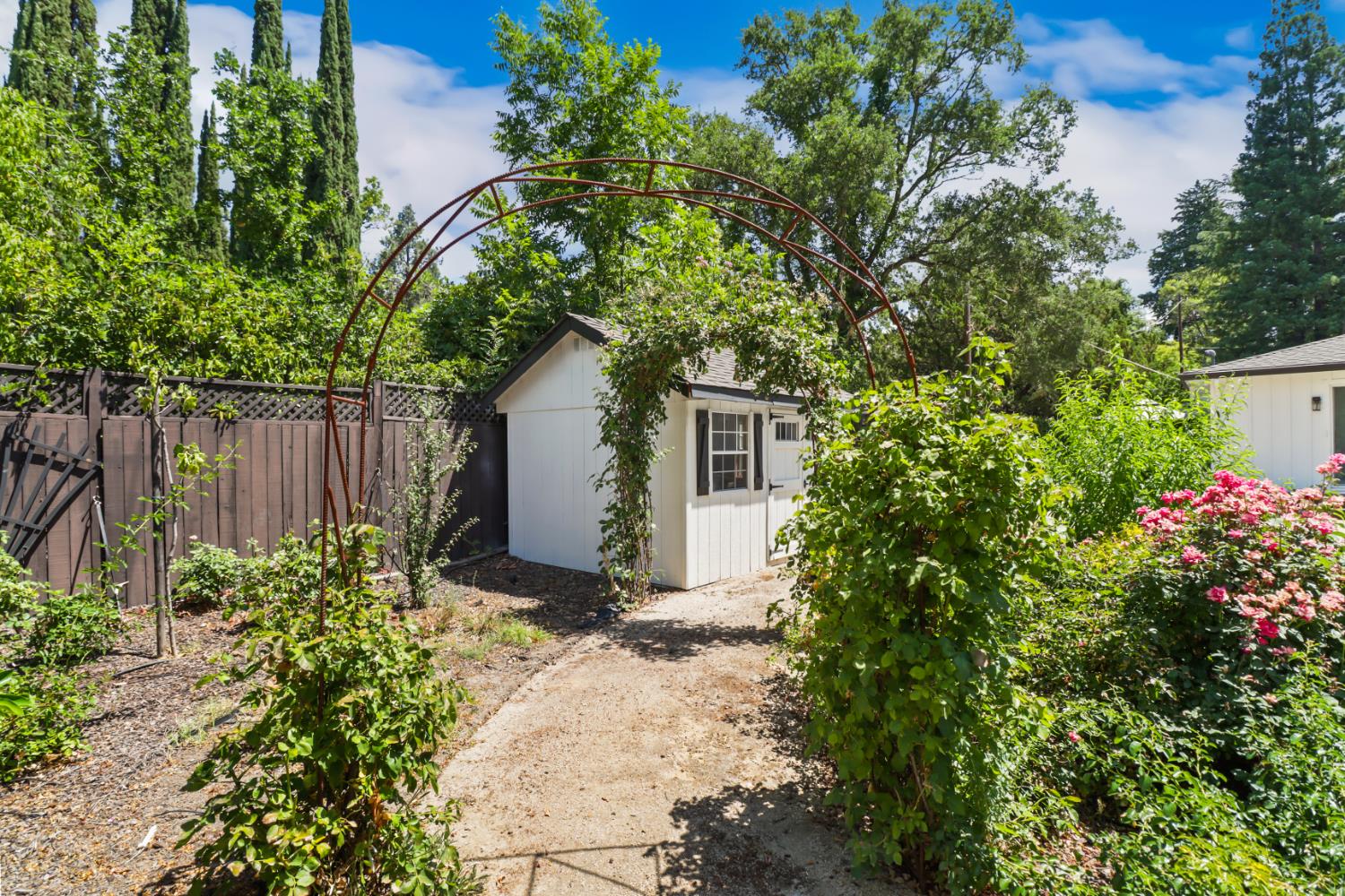 Carmichael, California, 95608, United States, 4 Bedrooms Bedrooms, ,3 BathroomsBathrooms,Residential,Active,1904149
