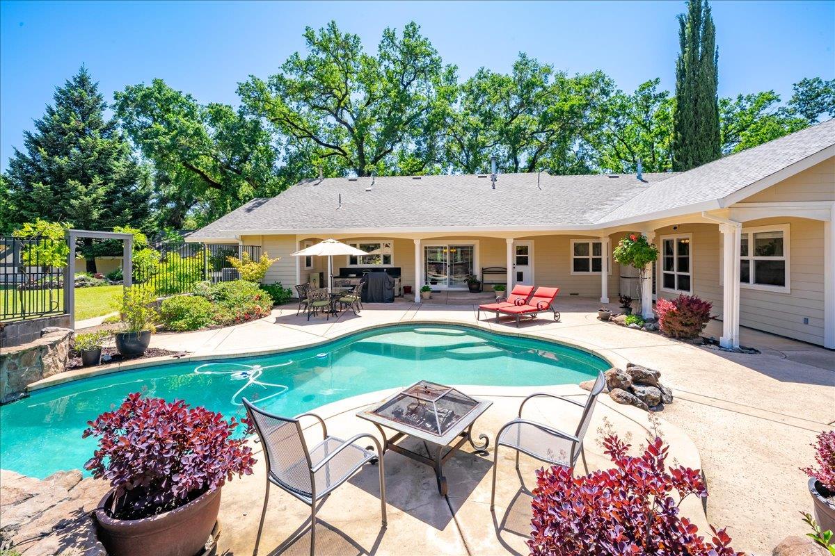 Shingle Springs, California, 95682, United States, 3 Bedrooms Bedrooms, ,3 BathroomsBathrooms,Residential,Active,1823945