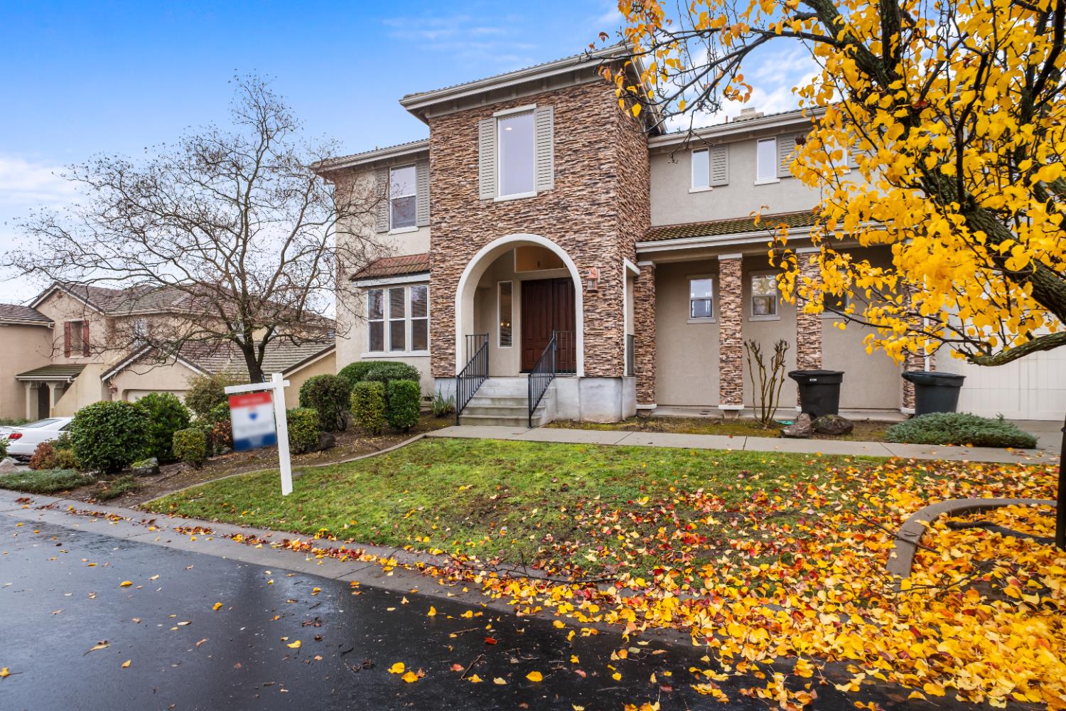 Roseville, California, 95661, United States, 5 Bedrooms Bedrooms, ,4 BathroomsBathrooms,Residential,Active,2006825