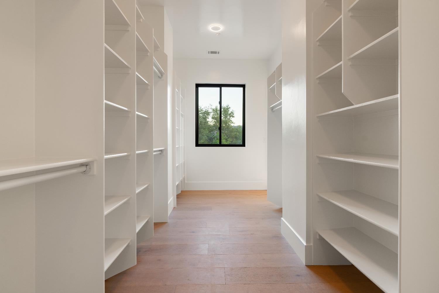 Newcastle, California, 95658, United States, 5 Bedrooms Bedrooms, ,5 BathroomsBathrooms,Residential,Active,1989749