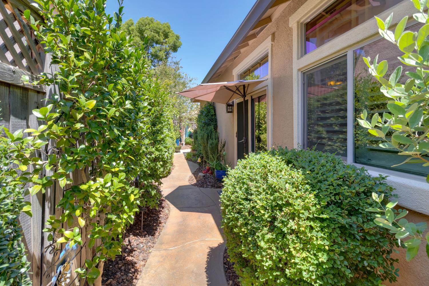 West Sacramento, California, 95605, United States, 4 Bedrooms Bedrooms, ,3 BathroomsBathrooms,Residential,Active,1929784