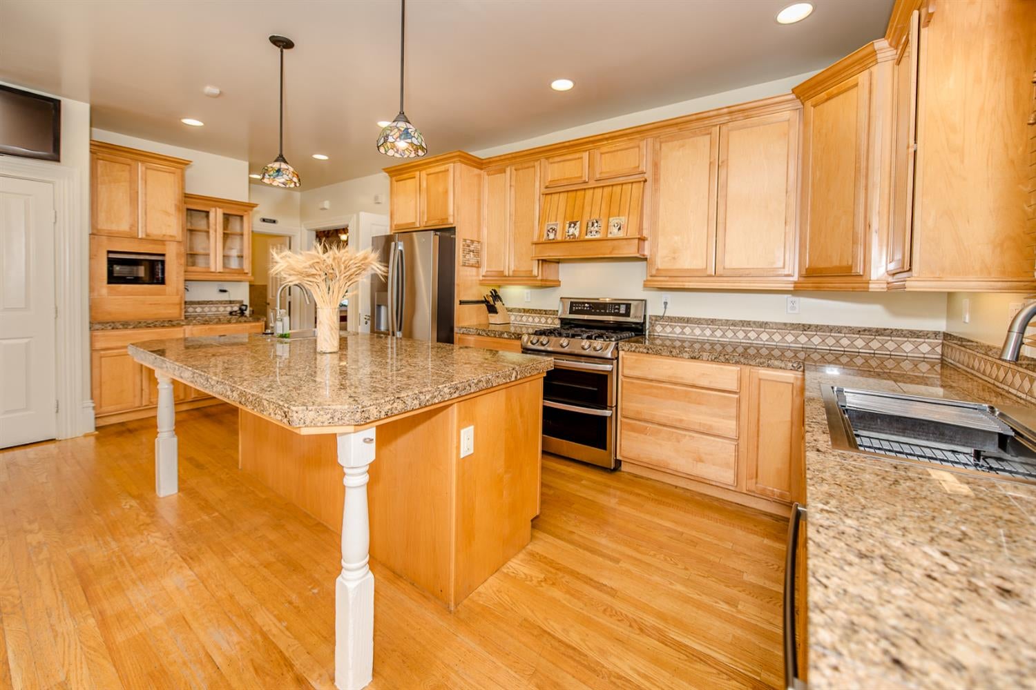 Woodland, California, 95695, United States, 5 Bedrooms Bedrooms, ,4 BathroomsBathrooms,Residential,Active,1843839