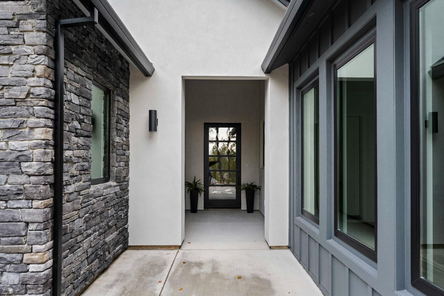 Meadow Vista, California, 95722, United States, 4 Bedrooms Bedrooms, ,4 BathroomsBathrooms,Residential,Active,2006812