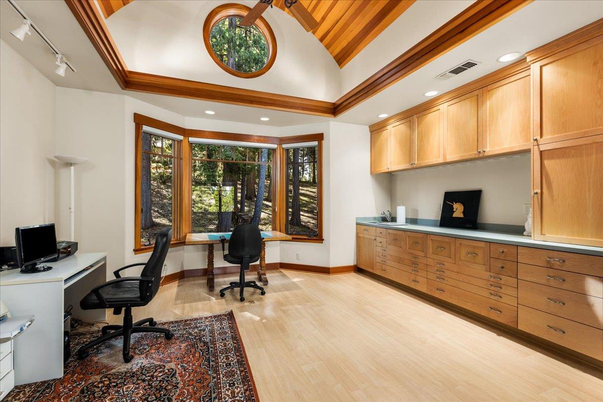 Nevada City, California, 95959, United States, 3 Bedrooms Bedrooms, ,4 BathroomsBathrooms,Residential,Active,1886804