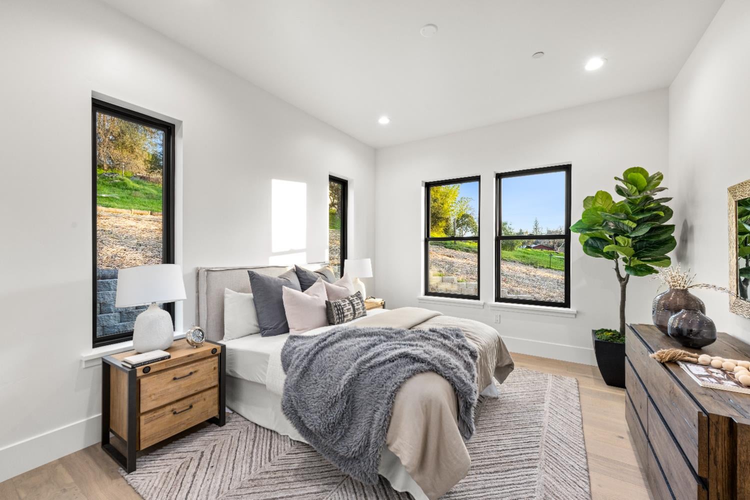 Newcastle, California, 95658, United States, 5 Bedrooms Bedrooms, ,4 BathroomsBathrooms,Residential,Active,2013165