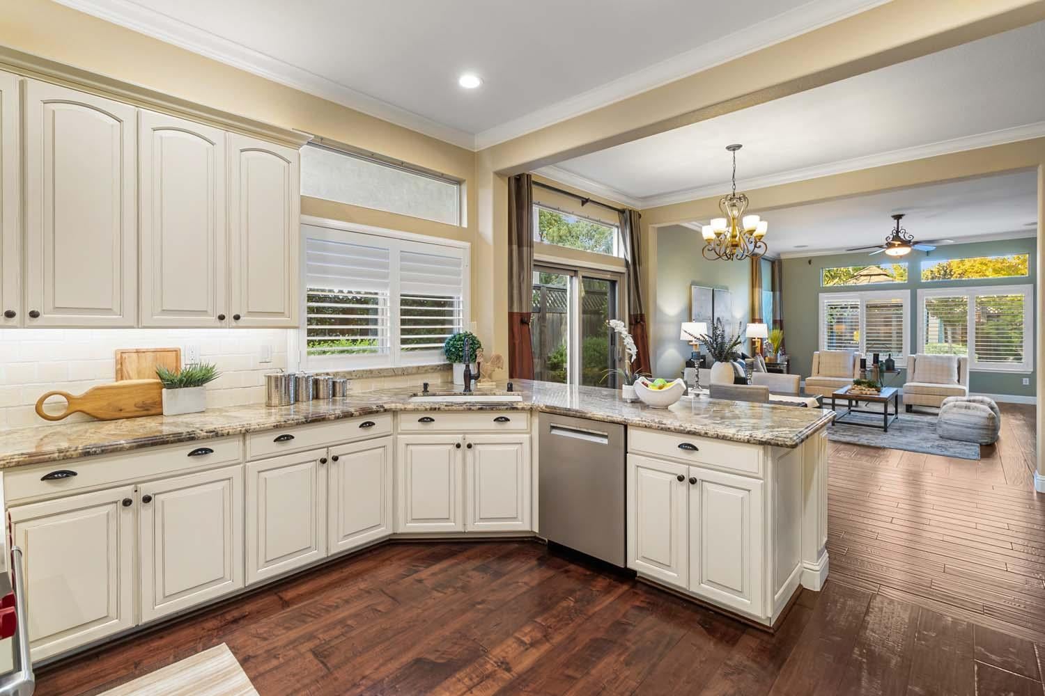West Sacramento, California, 95605, United States, 4 Bedrooms Bedrooms, ,3 BathroomsBathrooms,Residential,Active,1929784