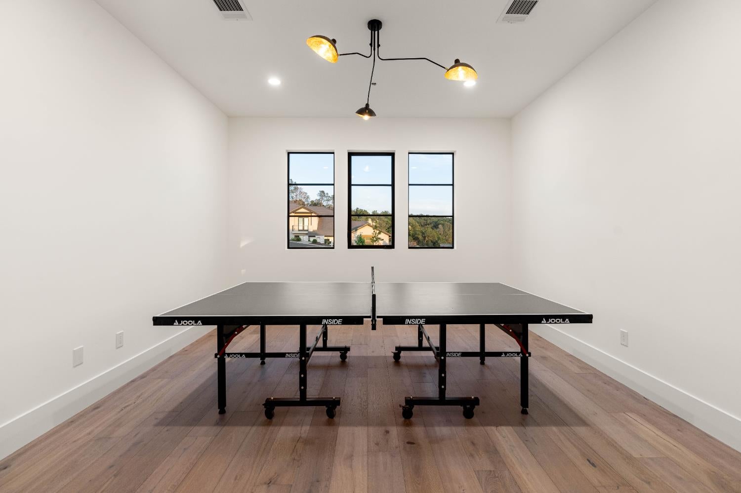 El Dorado Hills, California, 95762, United States, 5 Bedrooms Bedrooms, ,5 BathroomsBathrooms,Residential,Active,1998588