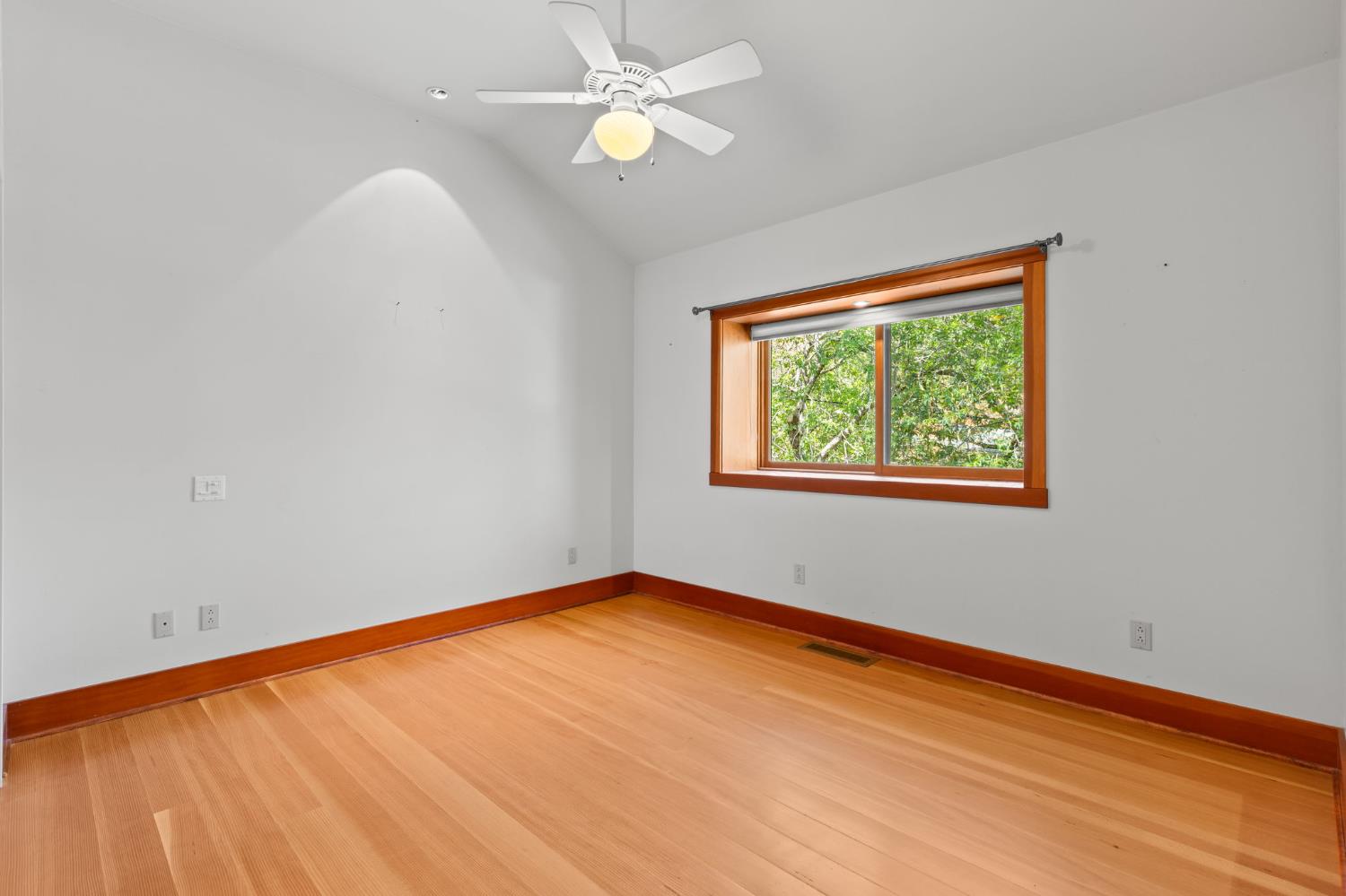 Sutter Creek, California, 95685, United States, 2 Bedrooms Bedrooms, ,4 BathroomsBathrooms,Residential,Active,2038151