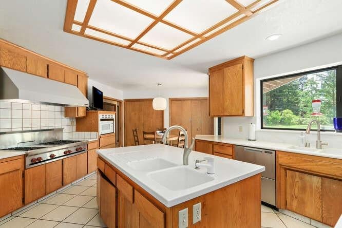 Sacramento, California, 95864, United States, 4 Bedrooms Bedrooms, ,3 BathroomsBathrooms,Residential,Active,1808144