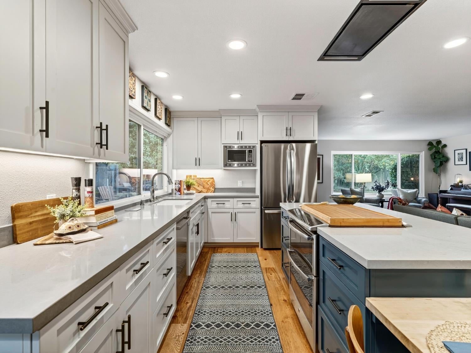 Davis, California, 95618, United States, 4 Bedrooms Bedrooms, ,2 BathroomsBathrooms,Residential,Active,1961942