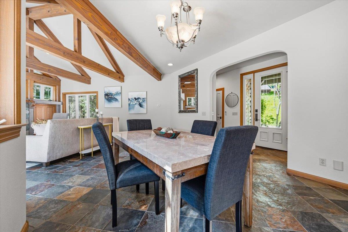 Nevada City, California, 95959, United States, 3 Bedrooms Bedrooms, ,3 BathroomsBathrooms,Residential,Active,2043425