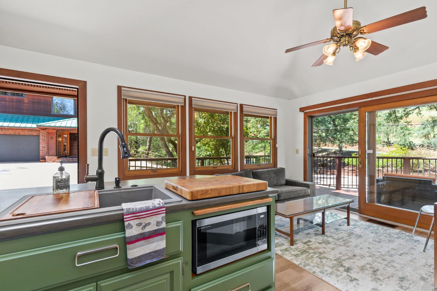 Sutter Creek, California, 95685, United States, 2 Bedrooms Bedrooms, ,4 BathroomsBathrooms,Residential,Active,2038151