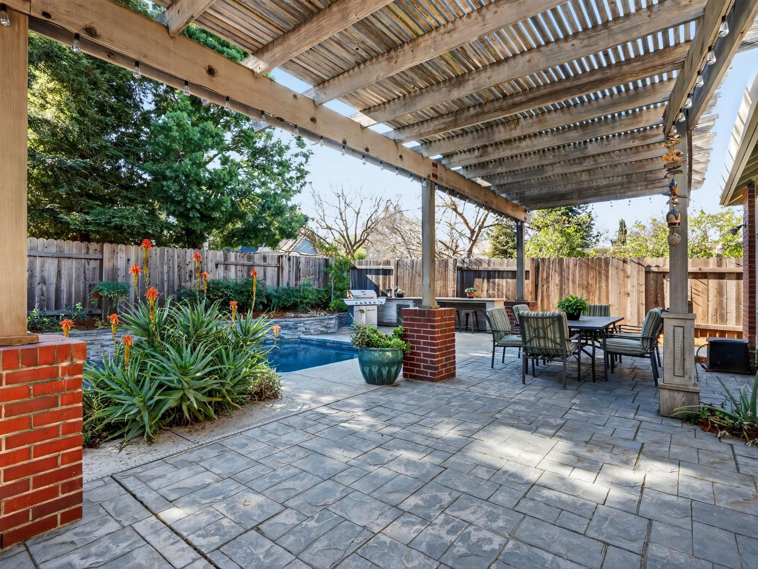 Davis, California, 95618, United States, 5 Bedrooms Bedrooms, ,3 BathroomsBathrooms,Residential,Active,2015823