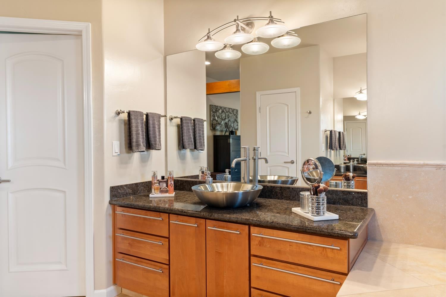 El Dorado Hills, California, 95762, United States, 5 Bedrooms Bedrooms, ,4 BathroomsBathrooms,Residential,Active,2023351