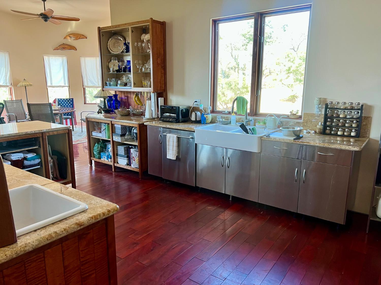 Angels Camp, California, 95222, United States, 4 Bedrooms Bedrooms, ,4 BathroomsBathrooms,Residential,Active,1945061