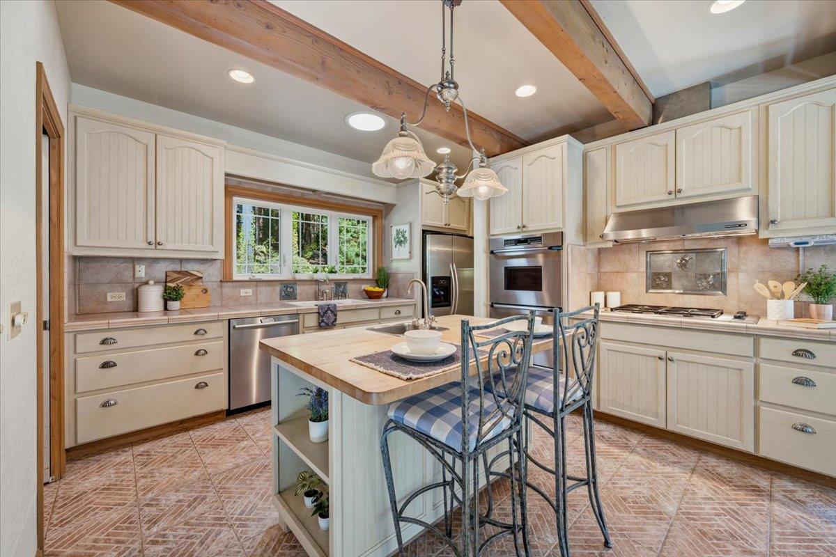 Nevada City, California, 95959, United States, 3 Bedrooms Bedrooms, ,3 BathroomsBathrooms,Residential,Active,2043425