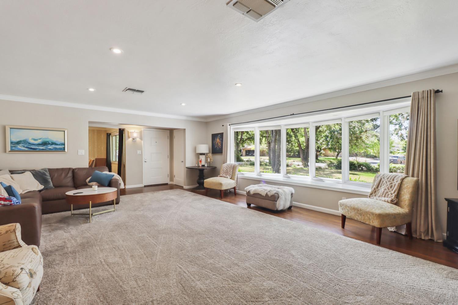 Carmichael, California, 95608, United States, 4 Bedrooms Bedrooms, ,3 BathroomsBathrooms,Residential,Active,1904149