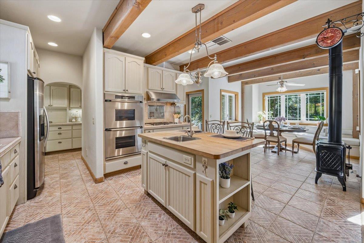 Nevada City, California, 95959, United States, 3 Bedrooms Bedrooms, ,3 BathroomsBathrooms,Residential,Active,2043425