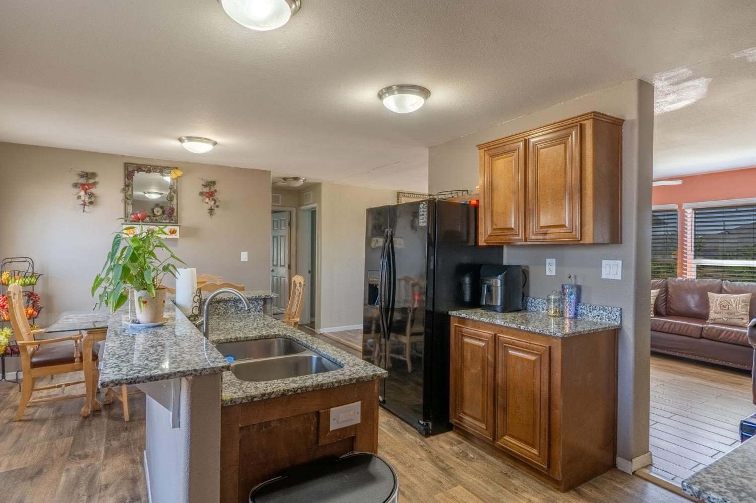 Ripon, California, 95366, United States, 3 Bedrooms Bedrooms, ,2 BathroomsBathrooms,Residential,Active,1808142