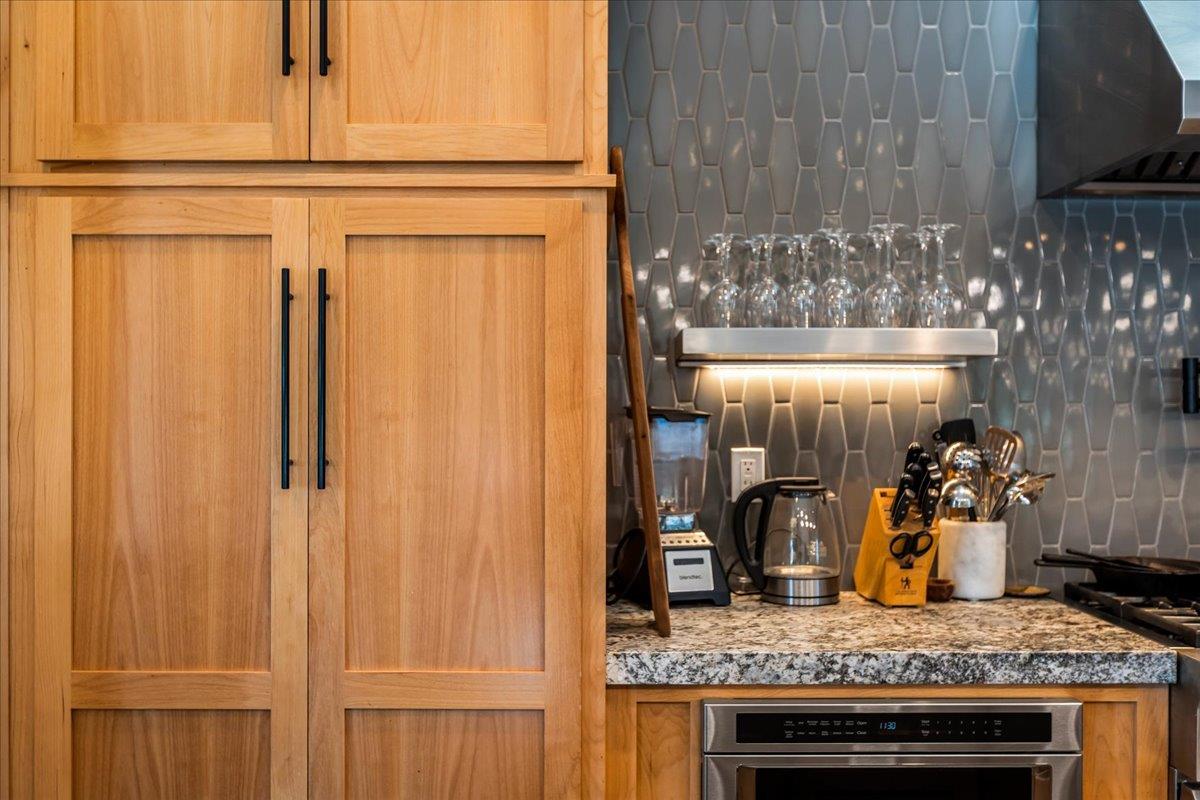 Nevada City, California, 95959, United States, 7 Bedrooms Bedrooms, ,5 BathroomsBathrooms,Residential,Active,2011864