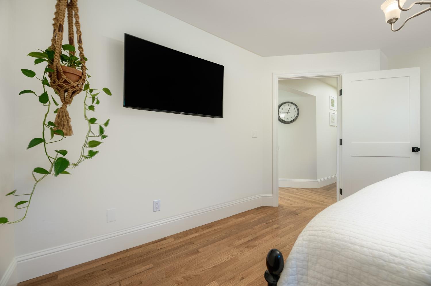 Nevada City, California, 95959, United States, 4 Bedrooms Bedrooms, ,5 BathroomsBathrooms,Residential,Active,1808164