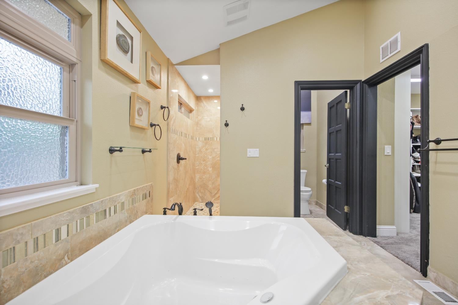 Stockton, California, 95219, United States, 4 Bedrooms Bedrooms, ,5 BathroomsBathrooms,Residential,Active,1970940