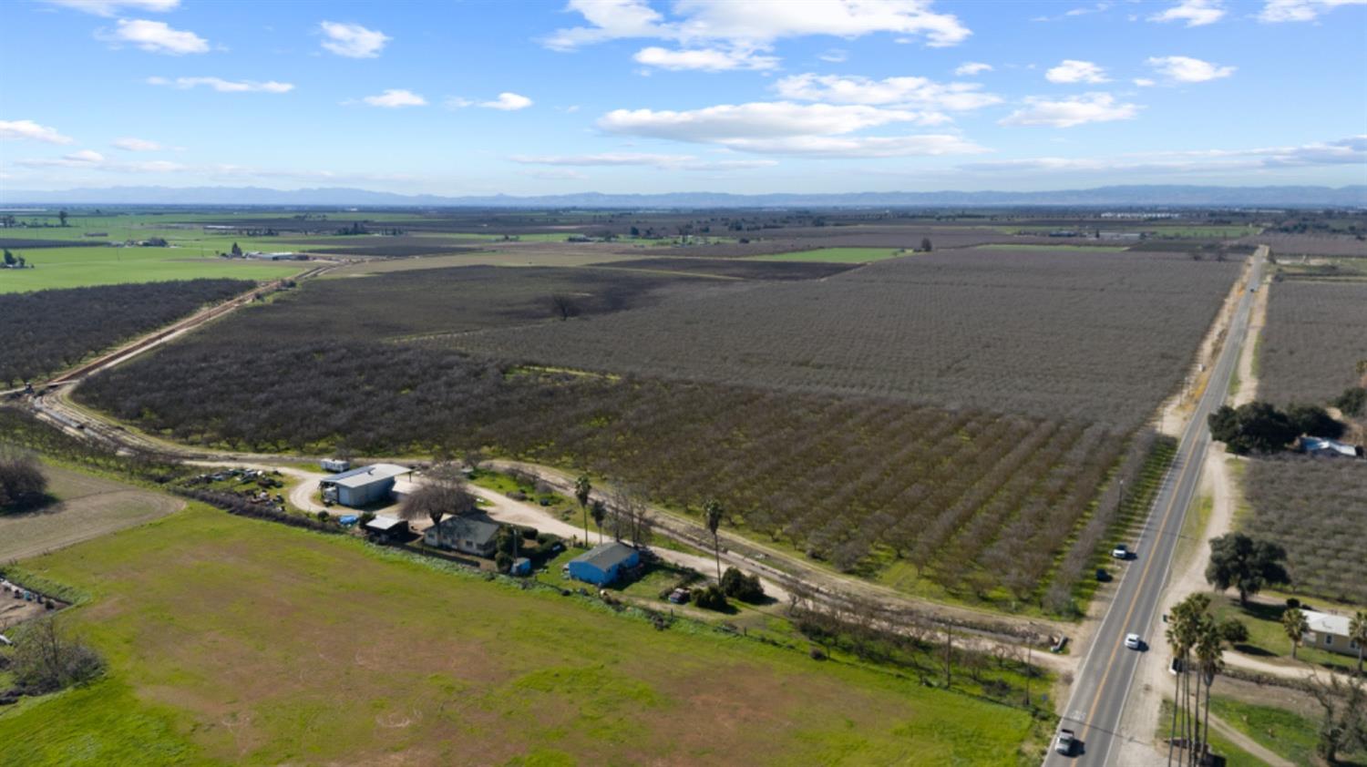 Livingston, California, 95334, United States, 4 Bedrooms Bedrooms, ,2 BathroomsBathrooms,Residential,Active,1808327