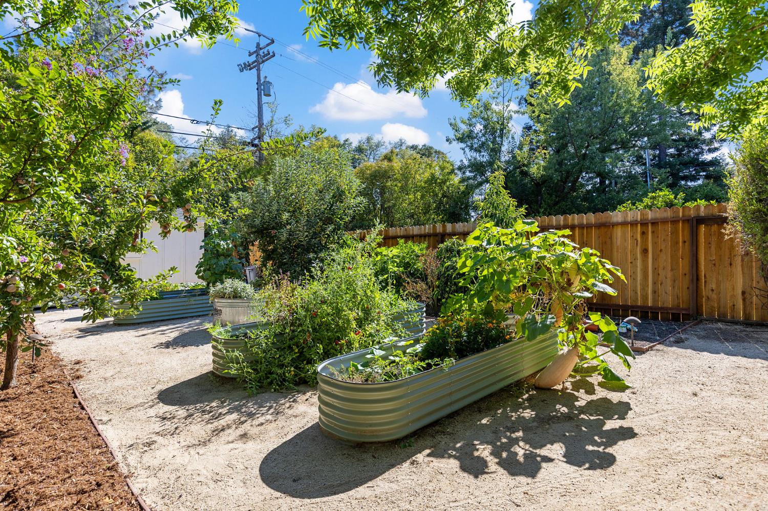 Loomis, California, 95650, United States, 3 Bedrooms Bedrooms, ,2 BathroomsBathrooms,Residential,Pending,1922290