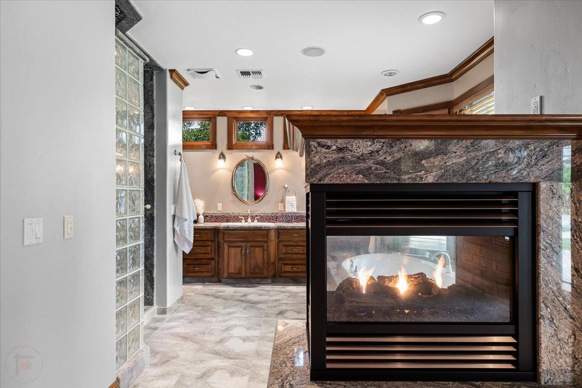 Ripon, California, 95366, United States, 3 Bedrooms Bedrooms, ,5 BathroomsBathrooms,Residential,Active,1808206