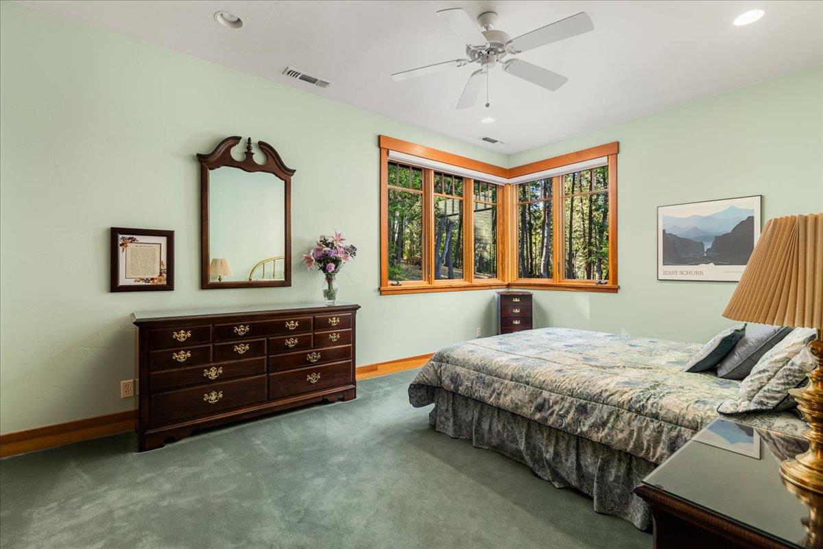 Nevada City, California, 95959, United States, 3 Bedrooms Bedrooms, ,4 BathroomsBathrooms,Residential,Active,1886804