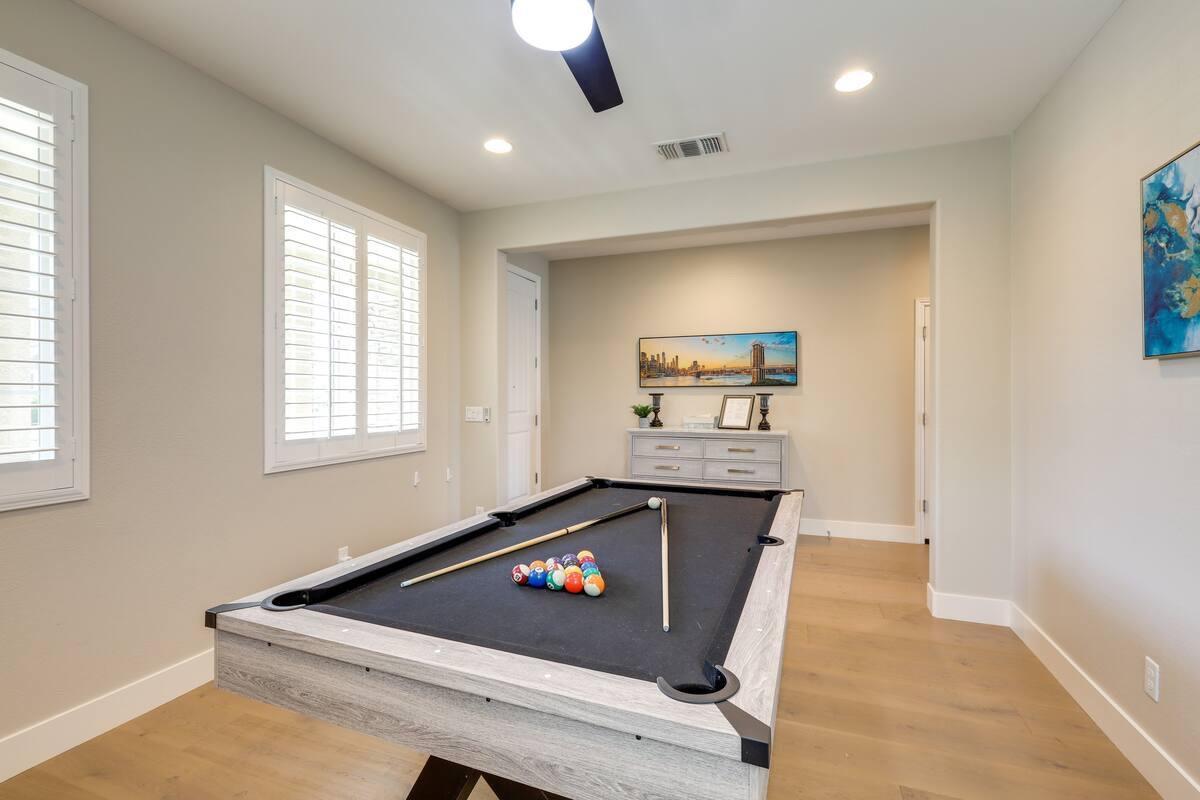 Roseville, California, 95747, United States, 5 Bedrooms Bedrooms, ,4 BathroomsBathrooms,Residential,Active,2039023