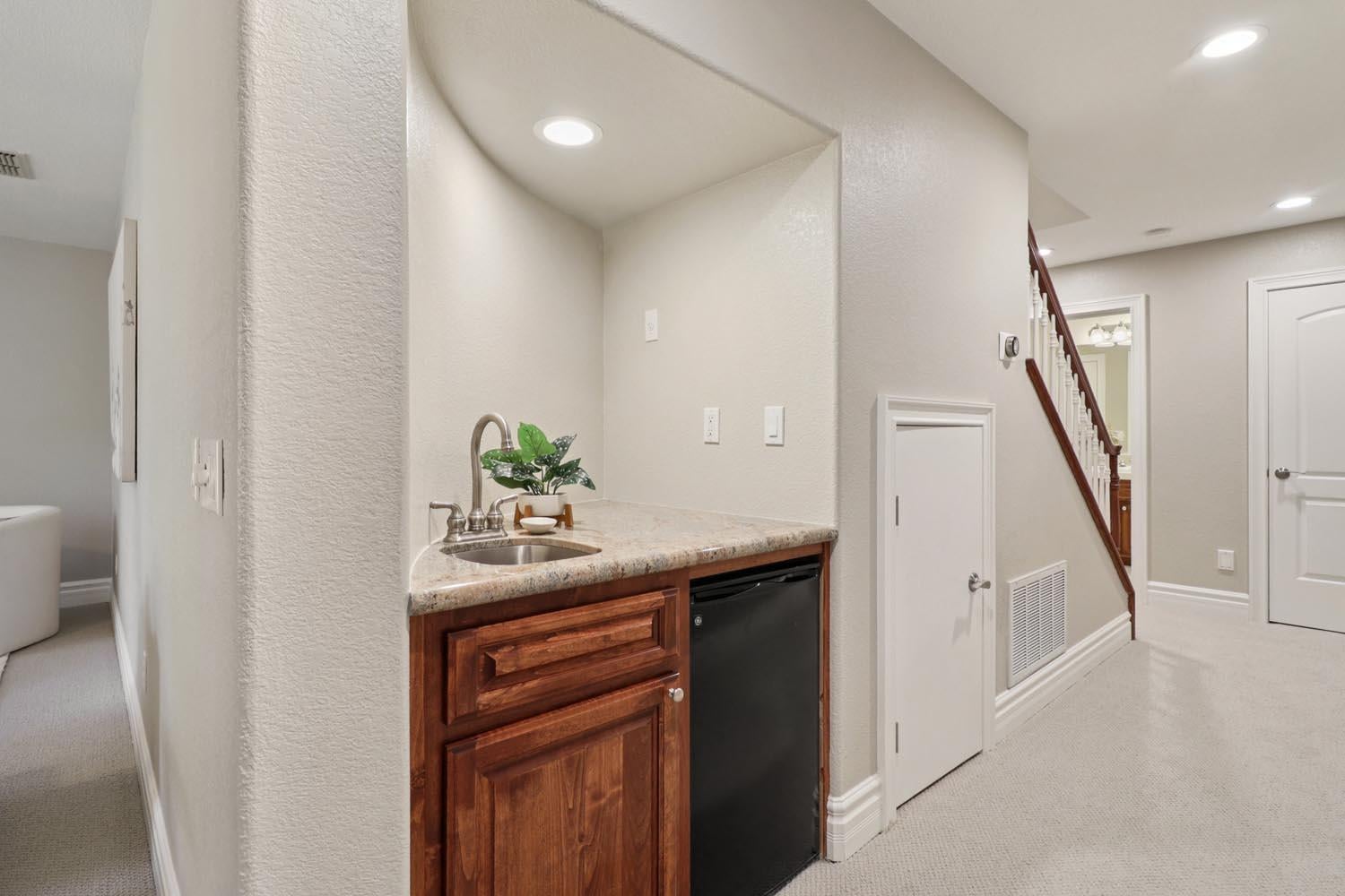 Carmichael, California, 95608, United States, 5 Bedrooms Bedrooms, ,5 BathroomsBathrooms,Residential,Active,1927677