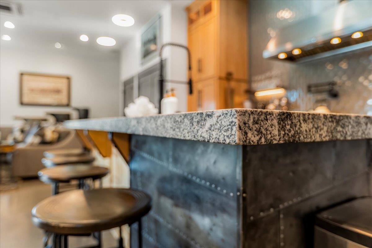 Nevada City, California, 95959, United States, 7 Bedrooms Bedrooms, ,5 BathroomsBathrooms,Residential,Active,2011864