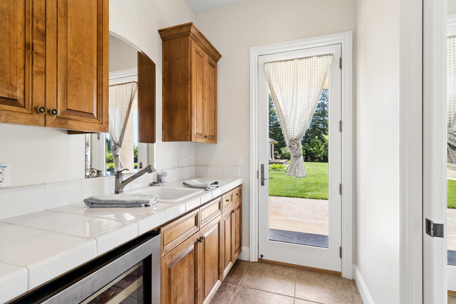 Sacramento, California, 95830, United States, 4 Bedrooms Bedrooms, ,4 BathroomsBathrooms,Residential,Active,2045041