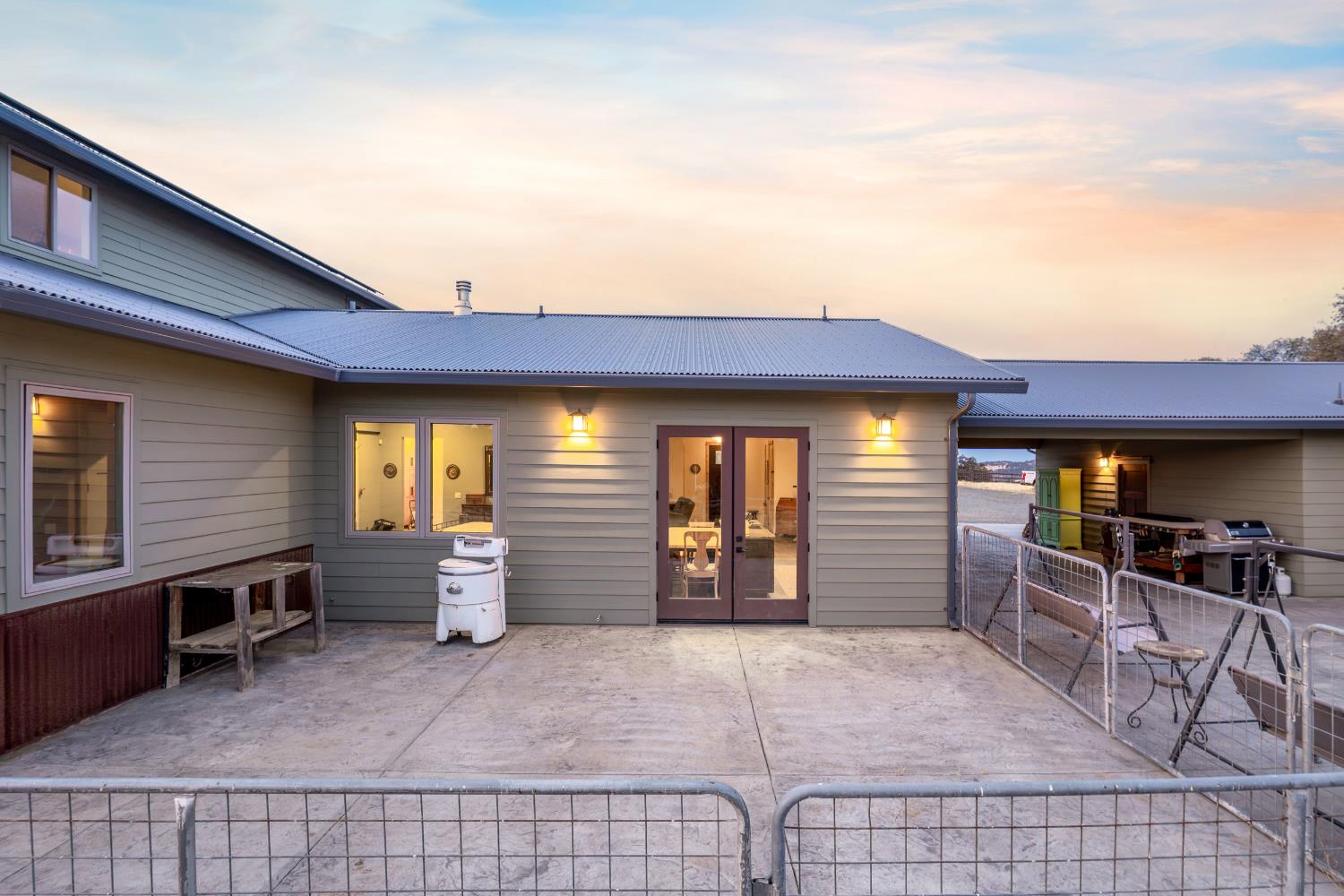 Smartsville, California, 95977, United States, 1 Bedroom Bedrooms, ,3 BathroomsBathrooms,Residential,Active,1952299