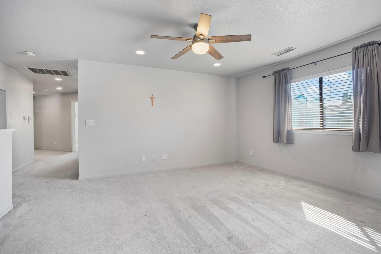 Modesto, California, 95356, United States, 4 Bedrooms Bedrooms, ,4 BathroomsBathrooms,Residential,Active,1929420