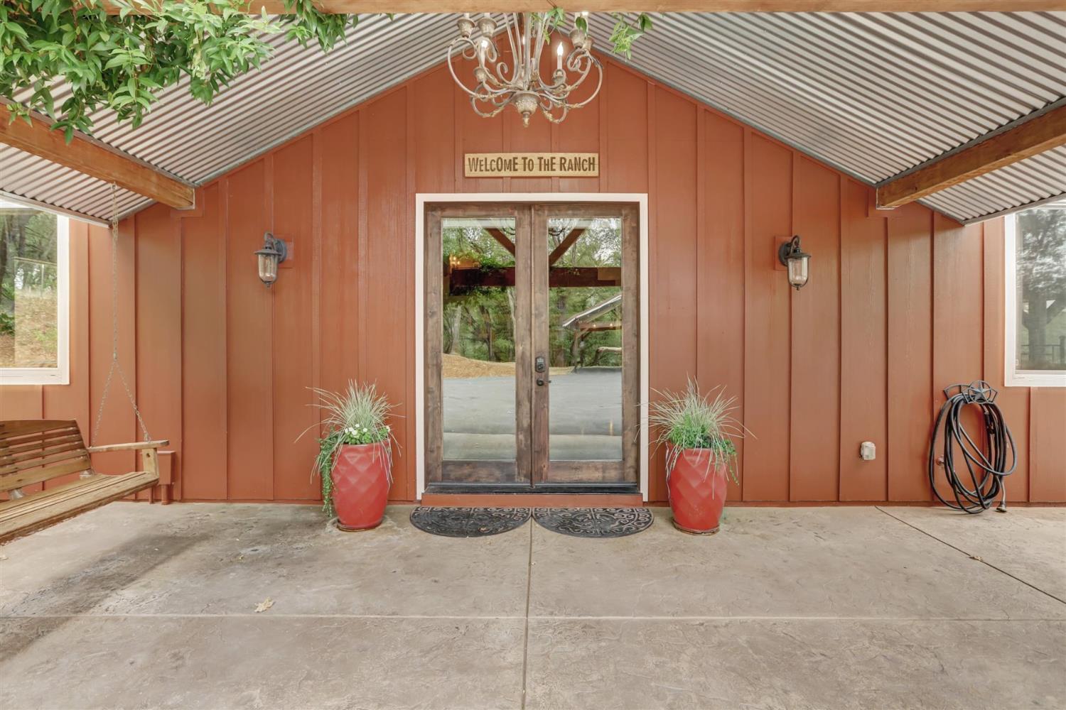 Grass Valley, California, 95949, United States, 4 Bedrooms Bedrooms, ,5 BathroomsBathrooms,Residential,Active,1941342