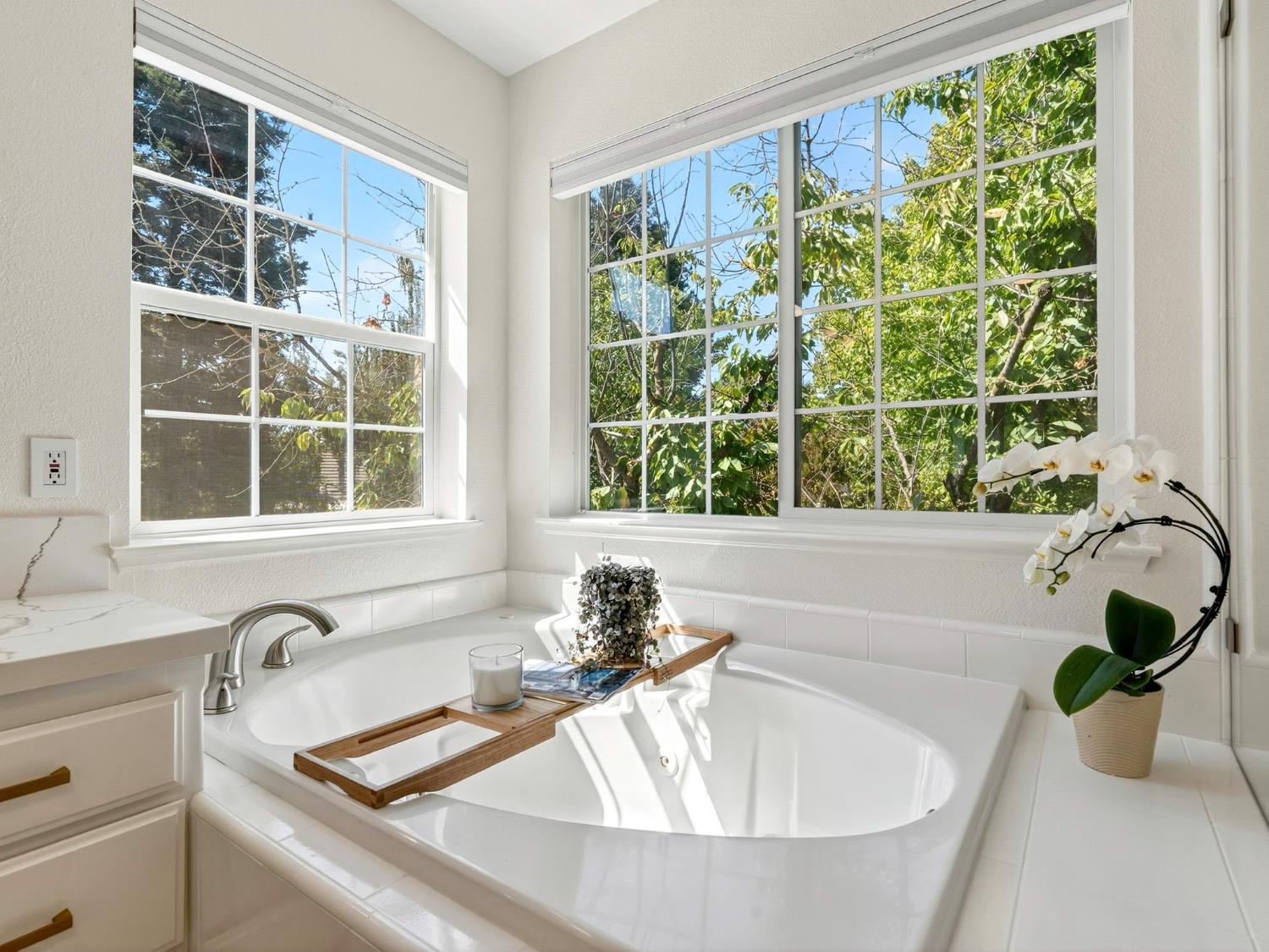 Davis, California, 95618, United States, 5 Bedrooms Bedrooms, ,3 BathroomsBathrooms,Residential,Active,1929454