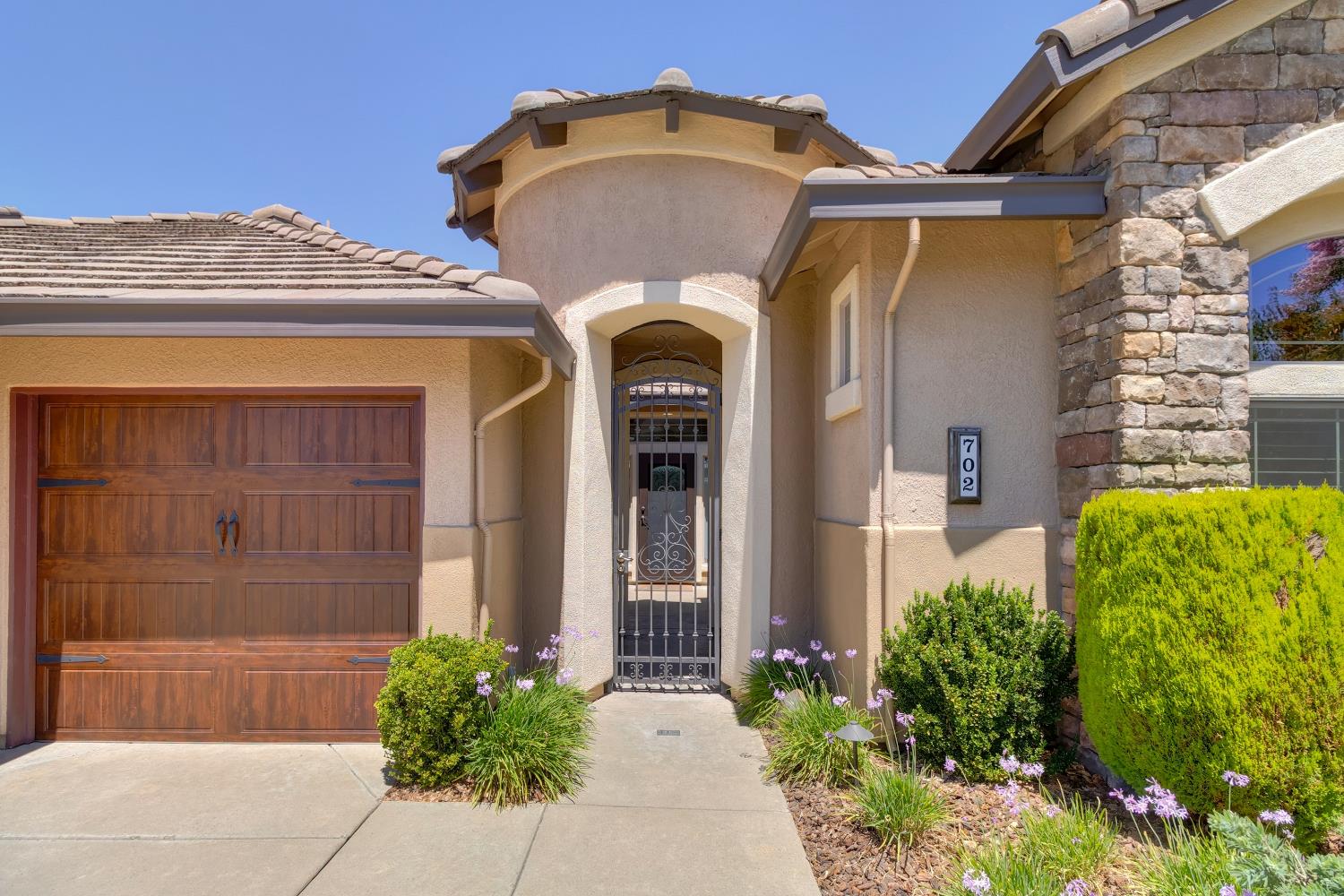 West Sacramento, California, 95605, United States, 4 Bedrooms Bedrooms, ,3 BathroomsBathrooms,Residential,Active,1929784