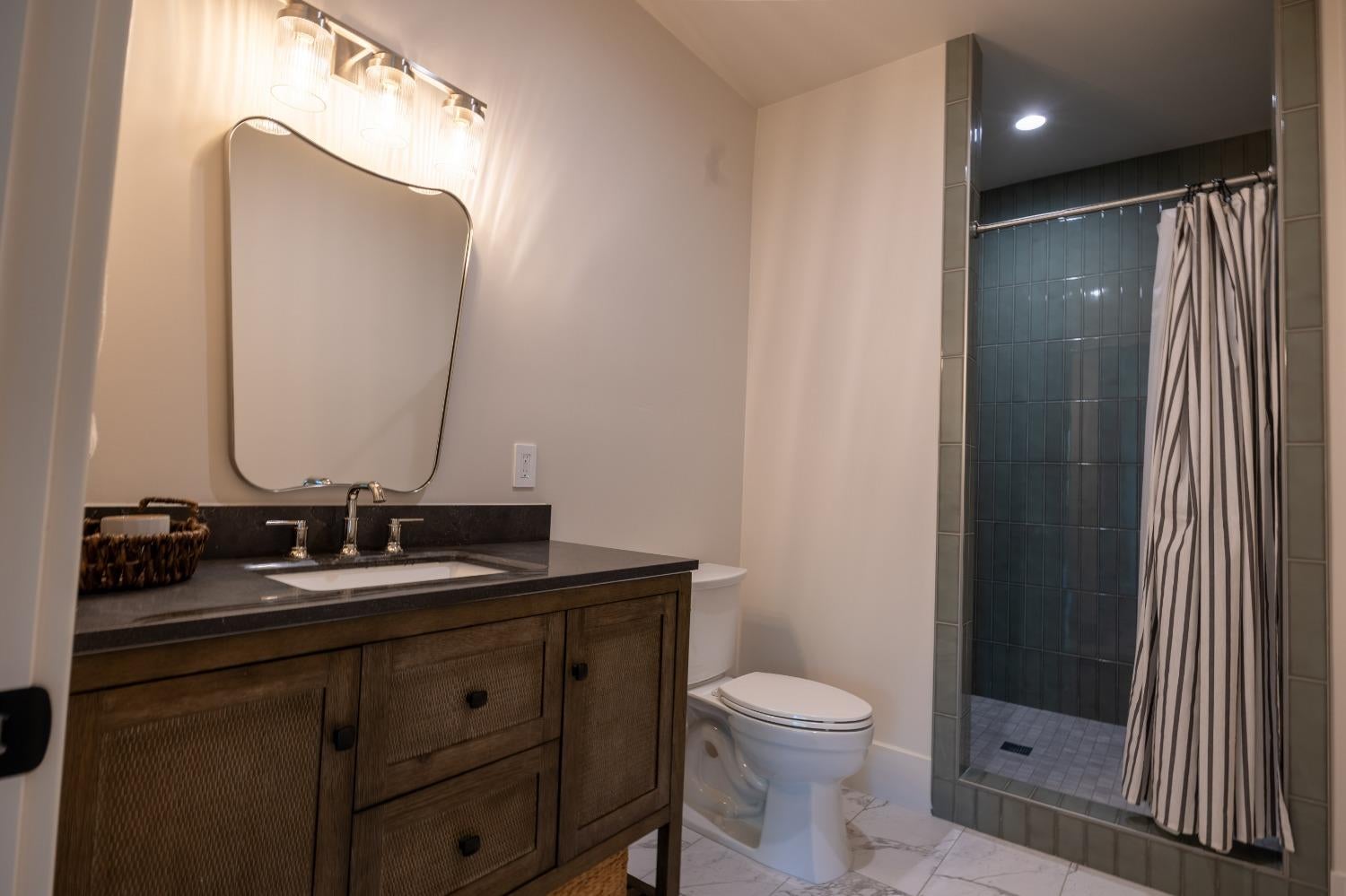 Auburn, California, 95603, United States, 4 Bedrooms Bedrooms, ,4 BathroomsBathrooms,Residential,Active,2017471