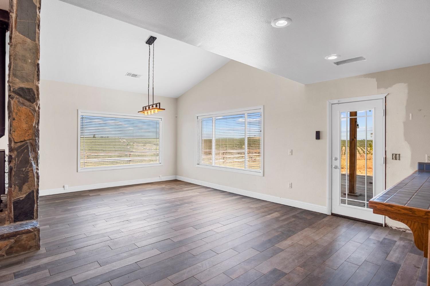 Snelling, California, 95369, United States, 4 Bedrooms Bedrooms, ,3 BathroomsBathrooms,Residential,Active,1929456