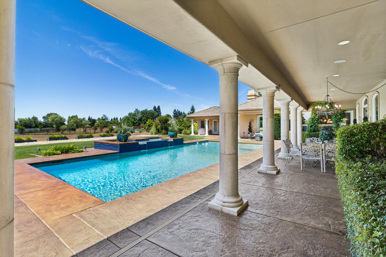 Sacramento, California, 95830, United States, 4 Bedrooms Bedrooms, ,4 BathroomsBathrooms,Residential,Active,2045041