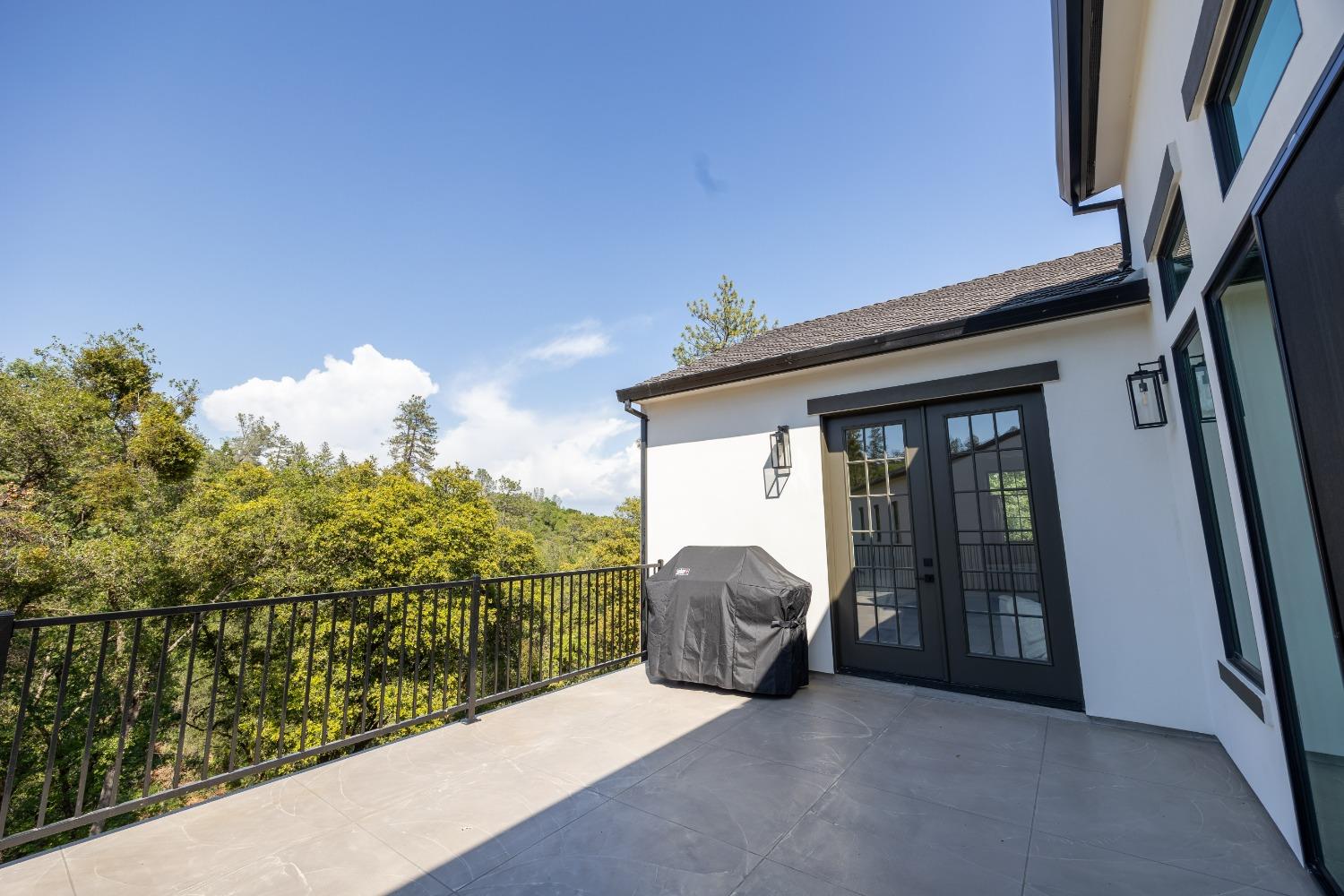 Auburn, California, 95603, United States, 4 Bedrooms Bedrooms, ,4 BathroomsBathrooms,Residential,Active,2017471