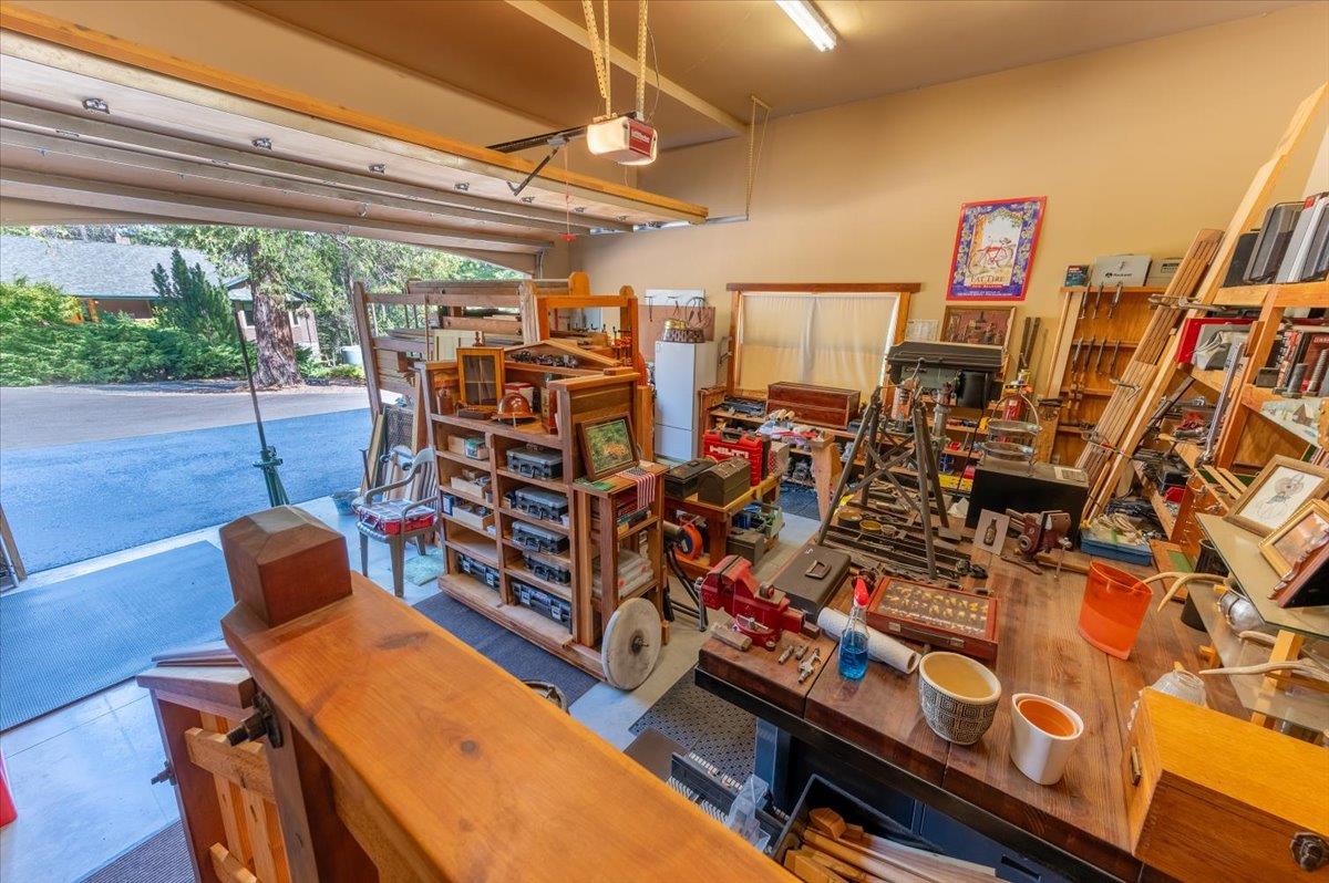 Nevada City, California, 95959, United States, 4 Bedrooms Bedrooms, ,4 BathroomsBathrooms,Residential,Active,1919076